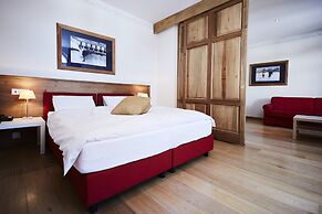 Maloja Palace Apartments