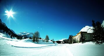 Maloja Palace Apartments
