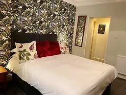 Milton House Studio Apartment Suites