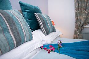 Milton House Studio Apartment Suites