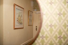 Milton House Studio Apartment Suites