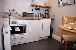 Milton House Studio Apartment Suites