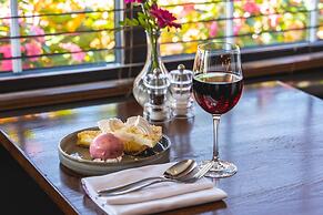 Harper's Steakhouse with Rooms, Southampton Swanwick Marina