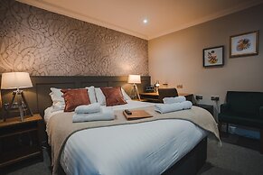 Harper's Steakhouse with Rooms, Southampton Swanwick Marina