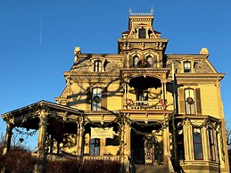 Garth Woodside Mansion B&B