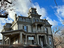 Garth Woodside Mansion B&B