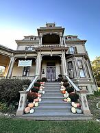 Garth Woodside Mansion B&B