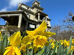 Garth Woodside Mansion B&B