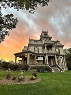 Garth Woodside Mansion B&B