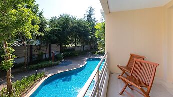 Baan Sanpleon Beachfront Condominium