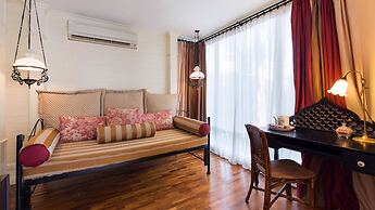 Baan Sanpleon Beachfront Condominium