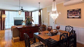 Baan Sanpleon Beachfront Condominium