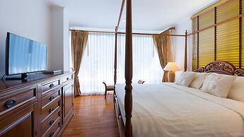 Baan Sanpleon Beachfront Condominium