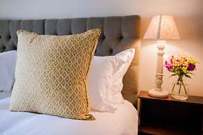 The White Hart, Overton