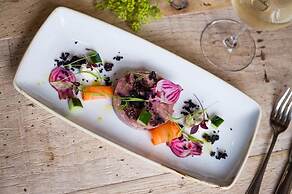 The White Hart, Overton