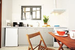 Live in Athens, Psyrri Central Apartments