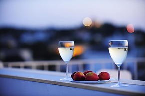 Live in Athens, Psyrri Central Apartments