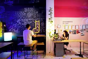 Live in Athens, Psyrri Central Apartments