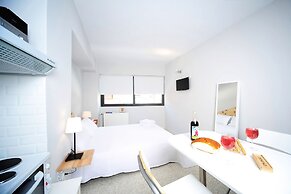 Live in Athens, Psyrri Central Apartments