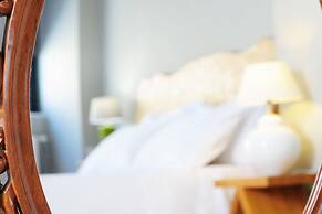 Live in Athens, Psyrri Central Apartments