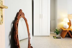 Live in Athens, Psyrri Central Apartments