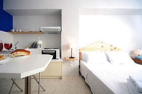 Live in Athens, Psyrri Central Apartments