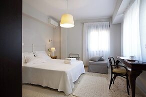 Live in Athens, Psyrri Central Apartments