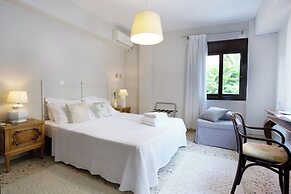 Live in Athens, Psyrri Central Apartments