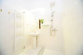 Live in Athens, Psyrri Central Apartments