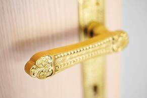 Live in Athens, Psyrri Central Apartments