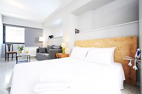Live in Athens, Psyrri Central Apartments