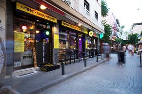 Live in Athens, Psyrri Central Apartments