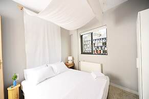 Live in Athens, Psyrri Central Apartments