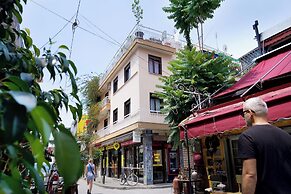Live in Athens, Psyrri Central Apartments