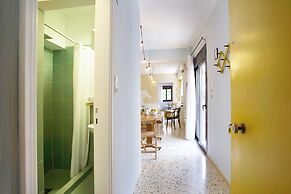 Live in Athens, Psyrri Central Apartments