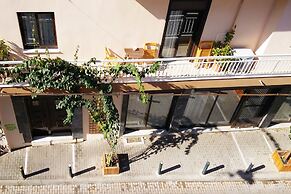 Live in Athens, Psyrri Central Apartments