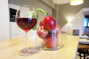 Live in Athens, Psyrri Central Apartments