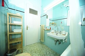 Live in Athens, Psyrri Central Apartments