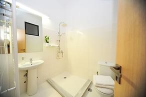 Live in Athens, Psyrri Central Apartments