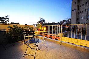 Live in Athens, Psyrri Central Apartments