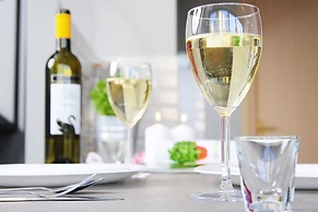 Live in Athens, Psyrri Central Apartments