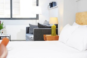 Live in Athens, Psyrri Central Apartments