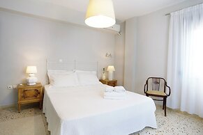 Live in Athens, Psyrri Central Apartments