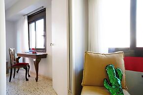 Live in Athens, Psyrri Central Apartments