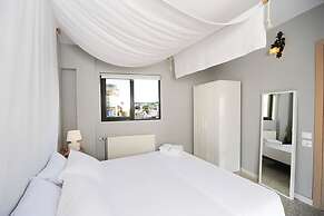 Live in Athens, Psyrri Central Apartments