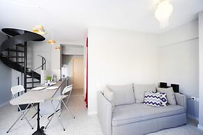 Live in Athens, Psyrri Central Apartments