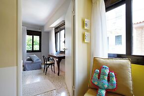 Live in Athens, Psyrri Central Apartments