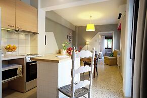 Live in Athens, Psyrri Central Apartments