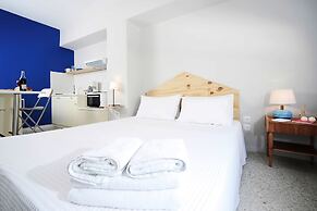 Live in Athens, Psyrri Central Apartments