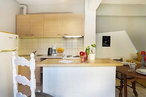 Live in Athens, Psyrri Central Apartments